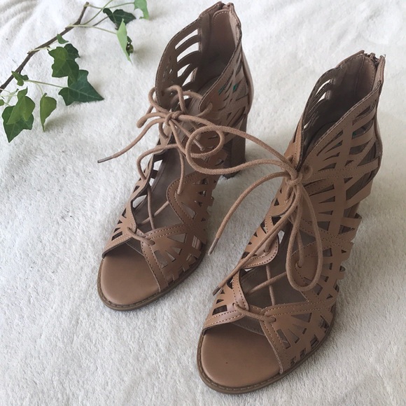 Report Shoes - Report Ridley Cut-Out Lace-Up Heels